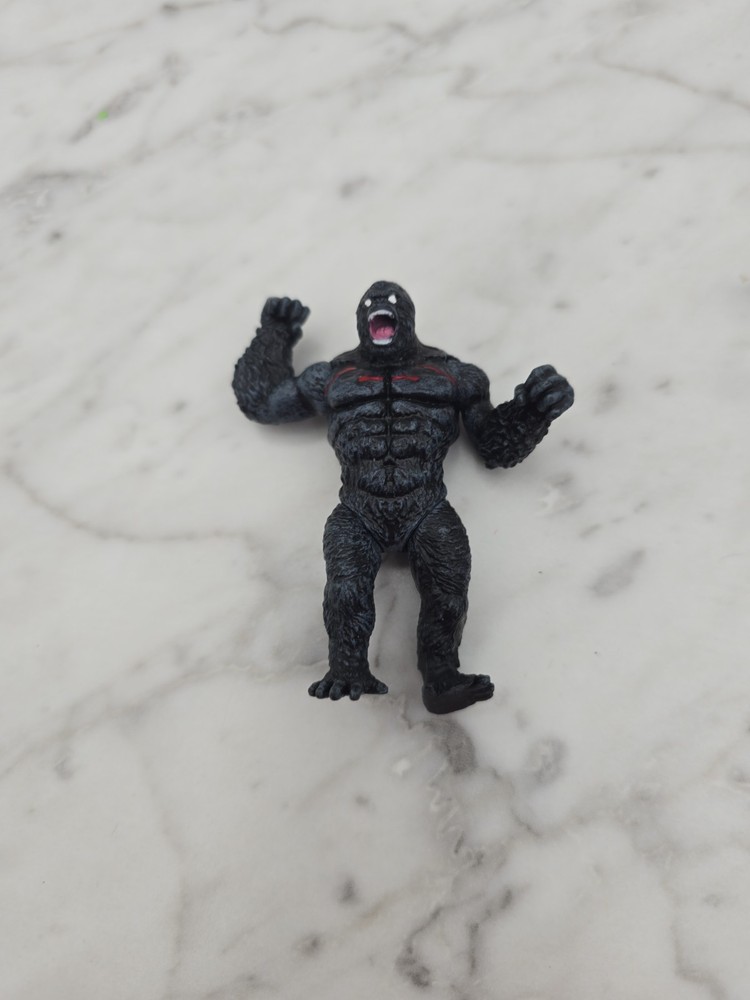 Universal Studios King Kong Battle Damage Poseable Action Figure 3″