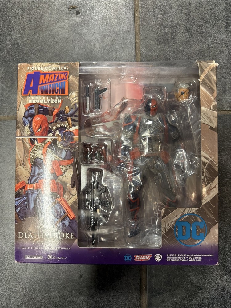 KAIYODO Revoltech Amazing Yamaguchi Deathstroke Action Figure PVC Statue CT toys