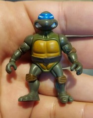 Playmates Teenage Mutant Ninja Turtles 2002 Donatello Mini Action Figure 2.25in