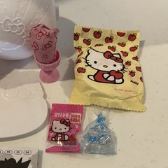 LOT of 2 NEW Miniverse Hello Kitty Balls Make It Food Sanrio & Display