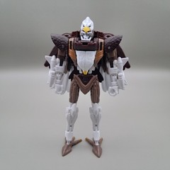 Transformers WFC: Kingdom Deluxe Class Maximal Skywarp Battle Across Time