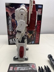 Hasbro Transformers War for Cybertron Trilogy Siege Jetfire