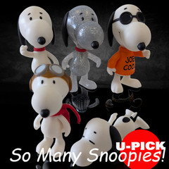 So many Snoopies – ReAction Figures 3.75″ from Charles M. Schulz’s Peanuts