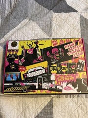 Mezco Toyz One:12 Pink Skulls Chaos Club Unholy Encore Boxed Set