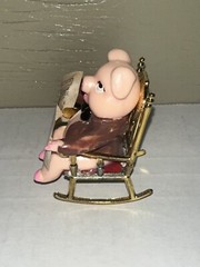 The Boss Pig In Suit On Hard Plastic Mini Action Figure Wall Street Journal NOS