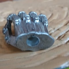 NECA TERMINATOR 2 T-800 ENDOSKELETON HAND ONLY PART 18″ 1/4 SCALE REP. PART