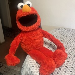 Sesame Street Love To Hug Elmo A4256 Mechanical Talks And Hugs Arms Move