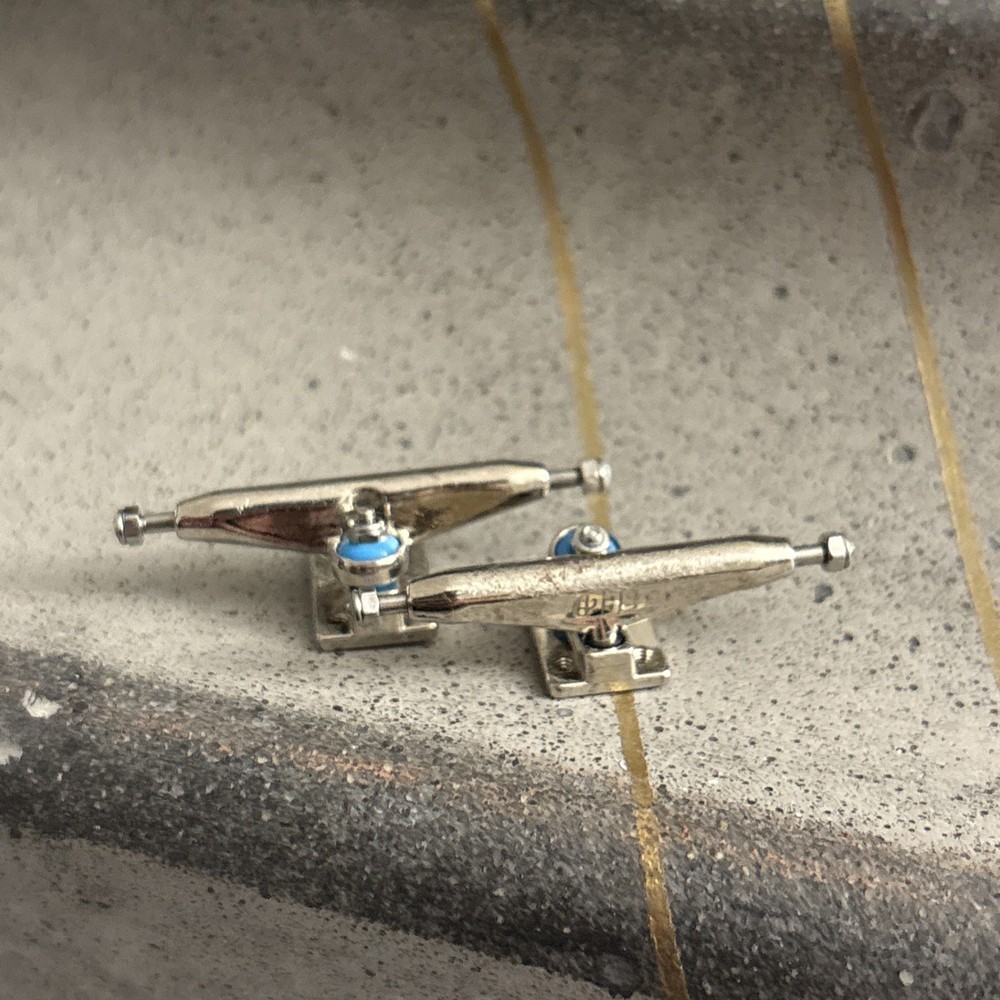 Deli 34mm Fingerboard Trucks