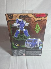 Transformers War For Cybertron Kingdom Autobot Pipes NIB
