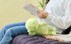 Smiski Lounging Plush figure 64582