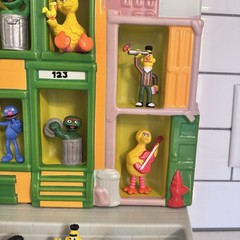 Vintage 1986 Applause Sesame Street PVC Figure Display With 21 Figures. Rare.