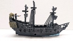 Zizzle Pirates of the Caribbean Black Pearl Micro Ship Set & Jack Sparrow