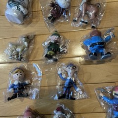 New Abominable Snowman (8”) Figures- Playing Mantis, set of 12 (NO Rudolph)