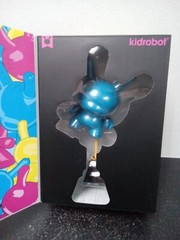 KIDROBOT BLUE CYAN BALLOON DUNNY 8″