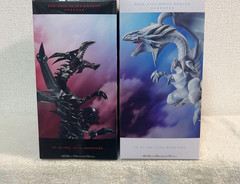Yu-Gi-Oh! Duel Monsters Blue Eyes White Dragon Red Eyes Black Dragon Figure Set