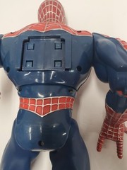 *WORKS* Marvel 2002 SpiderMan Kicking Punching 13″ Hero Action Figure Tobey