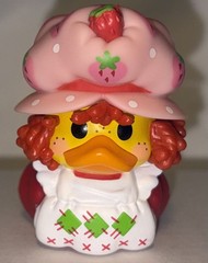 Mini Tubbz Strawberry Shortcake scented Rubber Yellow Duck New Never opened Cute