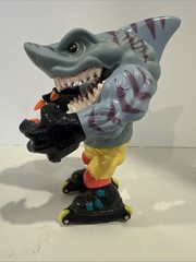 VINTAGE 1994 MATTEL STREET SHARKS BLADES ACTION FIGURE STREEX ROLLER BLADER TOY
