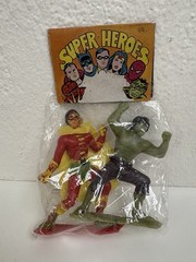 “Super Heroes” Vintage 1970′ Marx Style Mexican Bootleg Hulk, Robin sealed