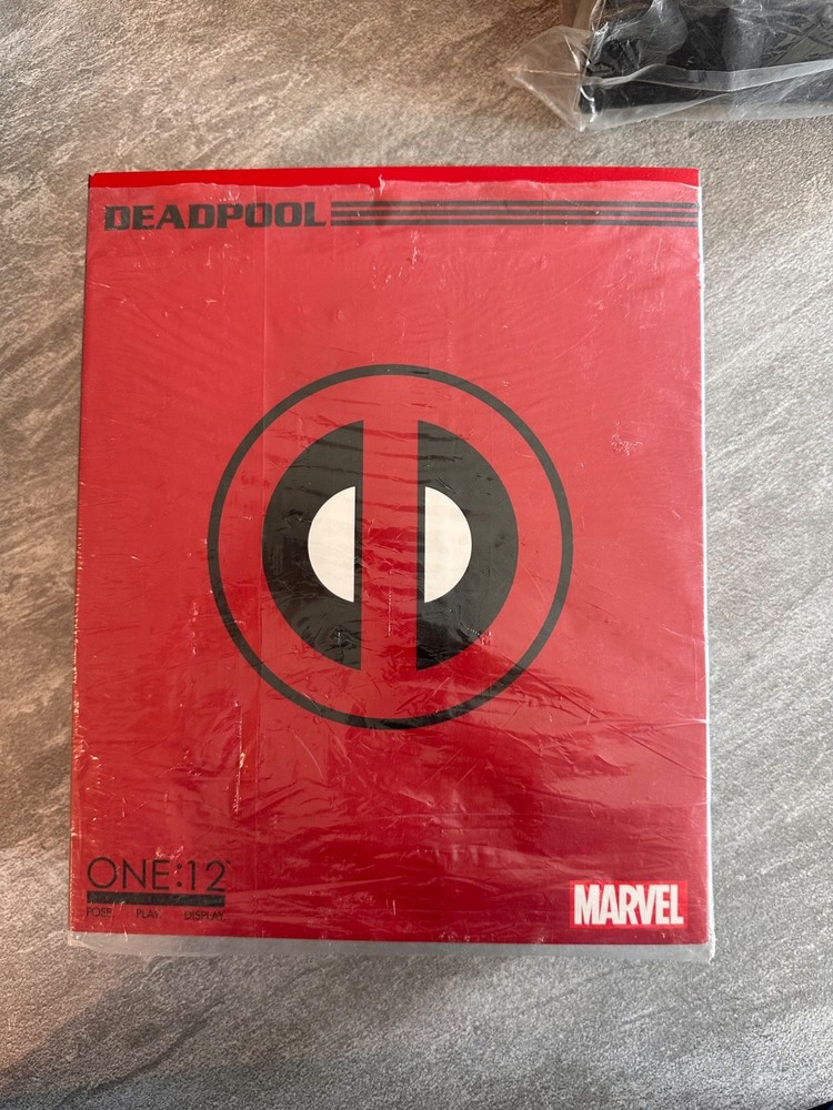Deadpool Mezco Toyz One 12 Collective 2017 Action Figure Open Complete