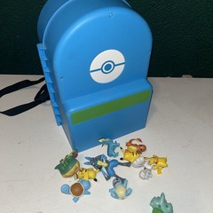 Jazwares 2022 Pokémon Carry Case Battle Desert Backpack Playset Blue W Figs