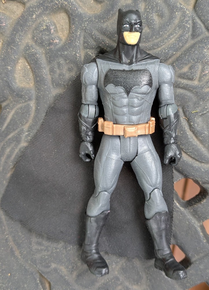 DC Comics Justice League Movie Batman 6” Action Figure Mattel 2017