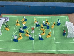 Soccer Guys Yellow/Black vs Blue/White Sports Action Figures That Inspire USED