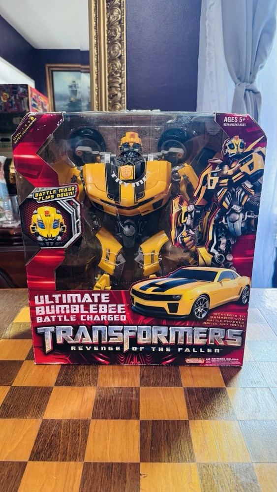 Transformers Revenge of the Fallen Ultimate Bumblebee Battle Charged Figure new