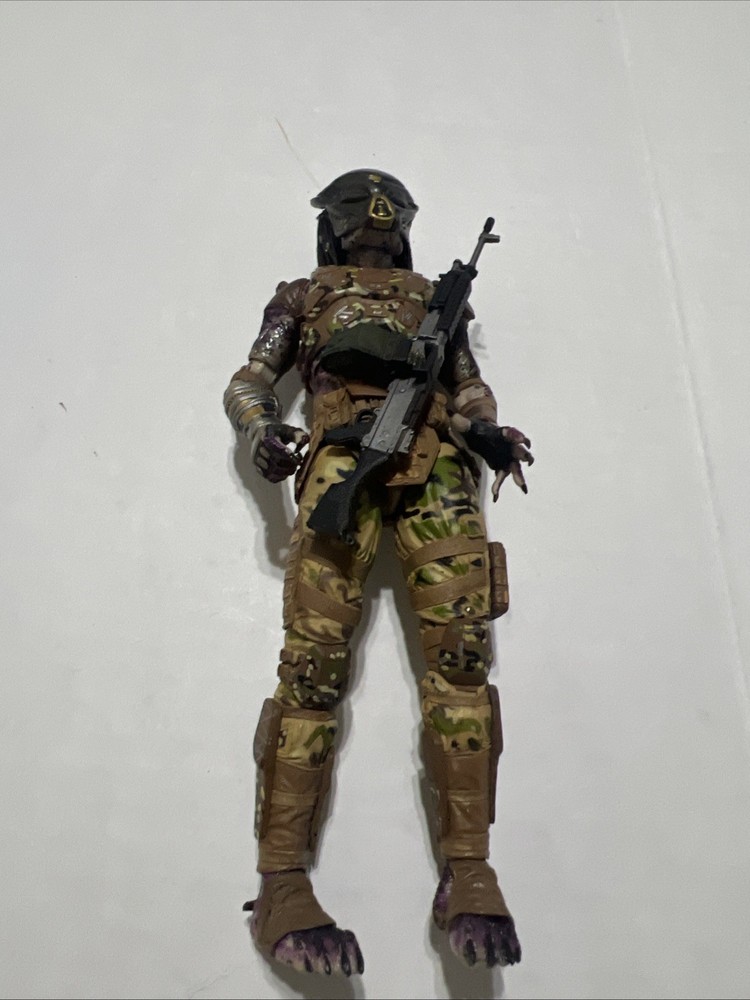 Neca ULTIMATE EMISSARY PREDATOR The Predator Movie 7″ Figure loose mint