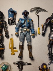 Fortnite 4″ Dark Voyager, The Visitor, The Scientist, Leviathan, Cyclo figures
