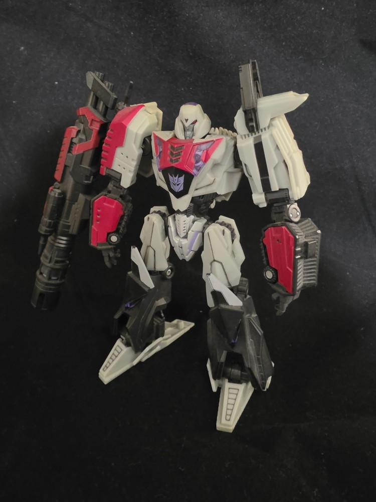 Transformers Generations Deluxe War for Cybertron Megatron Hasbro 2010