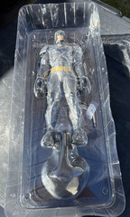 DC Super Alloy 1/6 Batman byJim Lee w/ Gargoyle Base + 2 Comics Pristine Figure