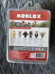 ROBLOX Matt Dusek Action Figure Series 1 New & Sealed With Code Rare!