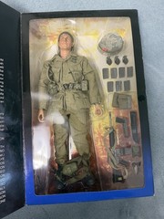 Sideshow Toys Platoon 1/6 Scale Set Of Three Sheen Out Of Plastic. Box Wear.