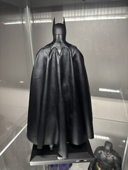 US Orders – LAB Toys RESTOCK Hot Toys Batman 1989 Batman, Returns 1/6 Drape Cape