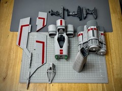 BSG 1978 Colonial Viper MK I (21 in. PLAYSET LIGHT-GRAY/RED)