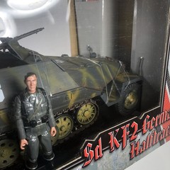 Ultimate Solder Xtreme Detail WWII SD KF2 German Halftrack 1:18 Scale (SEALED)