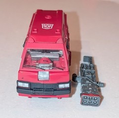 Transformers Earthrise War For Cybertron Ironhide Deluxe generations