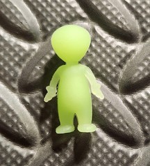 Miniature Glow in the Dark Alien Figure – Set of 3 – Extraterrestrial Beings UFO