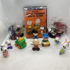 Peanuts Snoopy Charlie Brown PVC Figures Whitman’s Easter Halloween DVD LOT 11