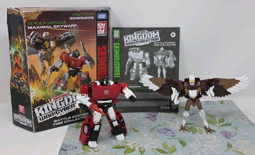 Transformers WFC Kingdom Sideswipe And Maximal Skywarp (Wing Damage)