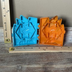 MEDABOTS 1997 Plastic Hinged Case Spyke and Cyandog Rare Find