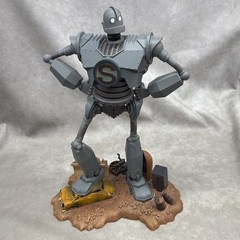 Diamond Select Toys Iron Giant Gallery Iron Giant (Superhero) Collectible Figure