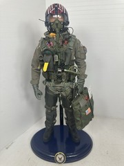1/6 US NAVY F-14 “TOP GUN” MAVERICK TOM CRUISE TOMCAT FIGHTER PILOT + USN STAND