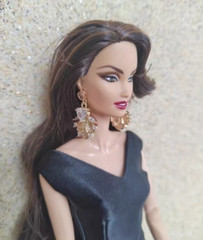 1/6 Scale Handmade Feather/Fan Earrings Model For 12” Female Action Figure Body
