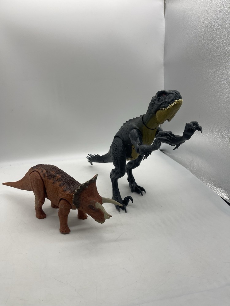 Jurassic World Scorpios Rex & Roarivores Triceratops Dinosaur Action Figures
