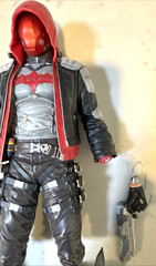 DC Collectables Batman: Arkham Knight – Red Hood Statue-Broken