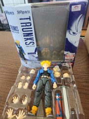 S.H.Figuarts Trunks Dragon Ball Z Action Figure Boxed w/ Sword, Alt Hands
