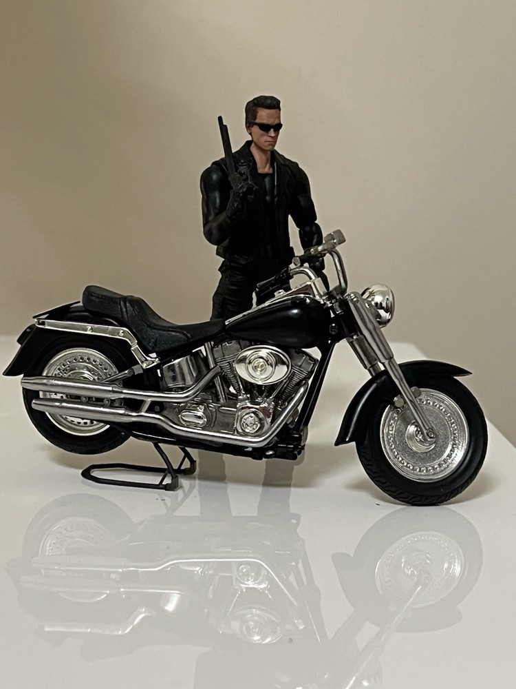 1/18 Joytoy Figure & Ertl Harley-Davidson Fat Boy motorcycle