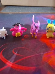 Vintage Lot Pokemon Nintendo Mini Figures & Eevee & Pokeball Free Shipping!!